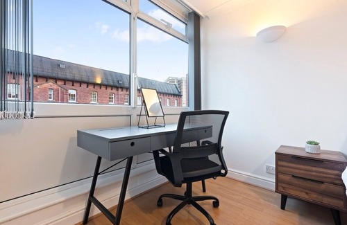 Leeds Apartment | City Centre - Free Parking - Elegant