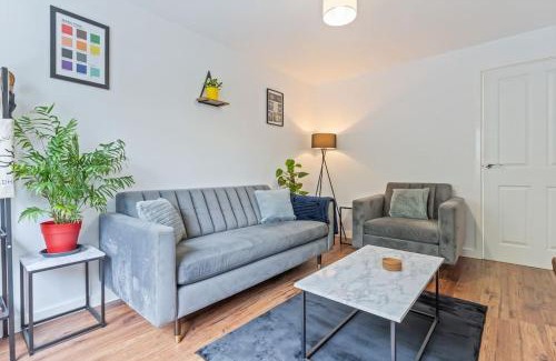 Belle Vue House | City Centre House Etihad and Parking