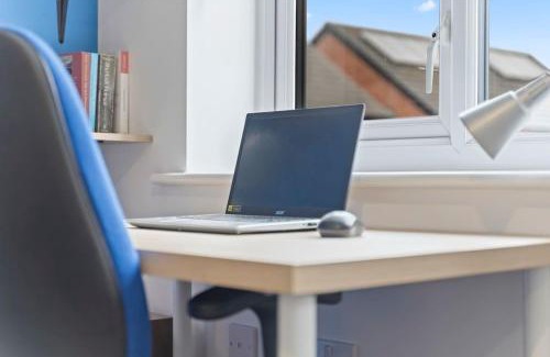 Belle Vue House | City Centre House Etihad and Parking