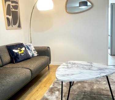 Atlantic Wharf House | City Centre House - Pet Friendly - Free Parking - 2 Bedroom - Large Garden