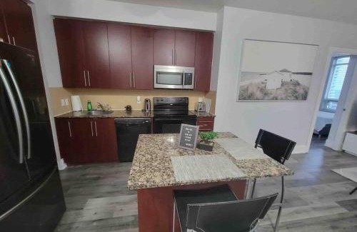Downtown Mississauga Apartment | City Centre Lodge (Downtown)