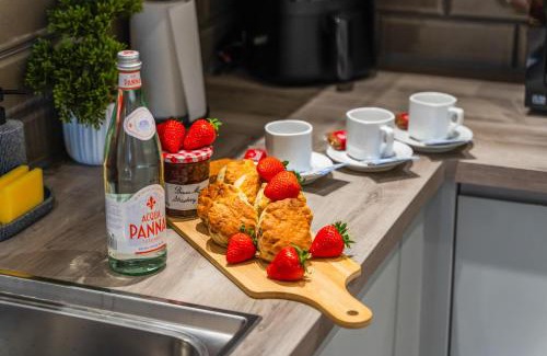 Leicester City Centre Apartment | City Centre Luxury Apartment, Sofa Bed, Netflix, WiFi, Relocators, Contractors, Families Welcome