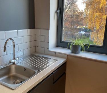 Sheffield Apartment | City Centre Modern Studio Apartment - Westone FREE WIFI, GYM ACCESS, NETFLIX