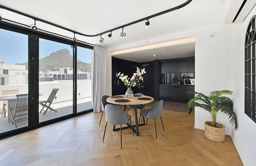 Cape Town City Centre Apartment | City Centre Rooftop Penthouse with 360° City & Mountain Views!