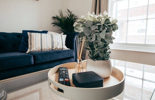Canterbury House | City Centre Secret - 3 mins walk from high street