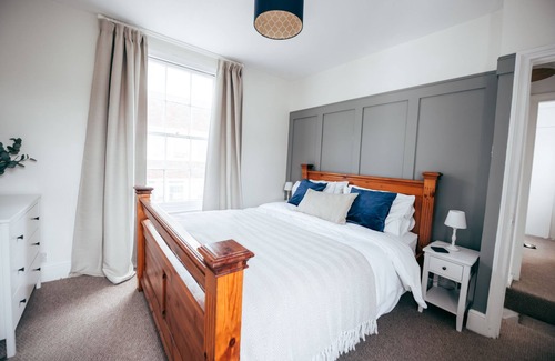 Canterbury House | City Centre Secret - 3 mins walk from high street