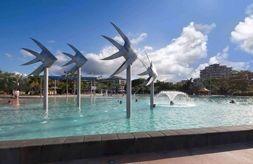 Cairns Central Business District Apartment | City Centre Unit on The Esplanade