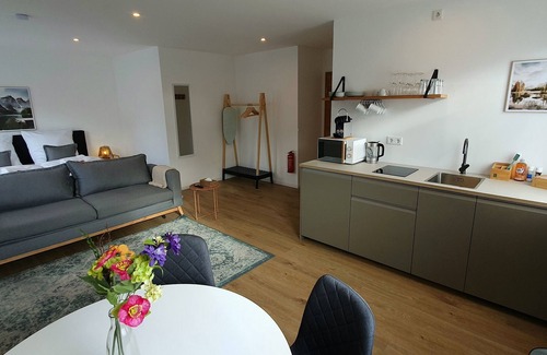 Weitmar-Mark Apartment | City-chalet-quiet-newly renovated-kitchen-bathroom with daylight- free parking