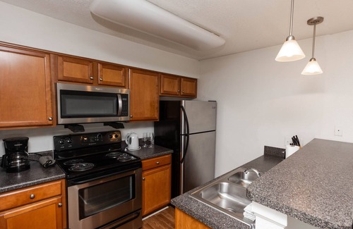 Coliseum Central Apartment | City Chic: 1BR Gem Perfect for Couple