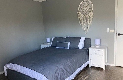 Traralgon House | City Chic Townhouse