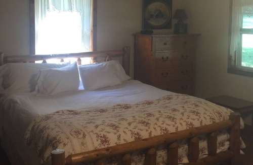 Harrison Cabin | “City Close and Country Quiet” Lovely Little Cedar Cabin on 18 Acres!