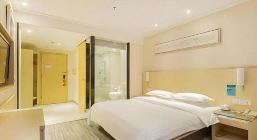 Longhua District Hotel | City Comfort Inn Shenzhen Longhua Bus Station Qinghu Metro Station