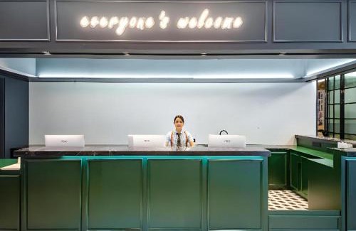 Yufeng District Hotel | City Comfort Premier Hotel Liuzhou Wuxing Pedestrian Street Jinggu Building