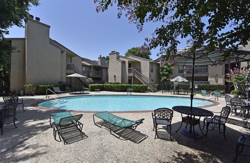 Garden Oaks Condo | CITY CONDO