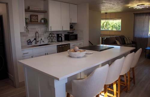 Millcreek Apartment | City convenience meets mountain adventure in Millcreek- Newly remodeled interior