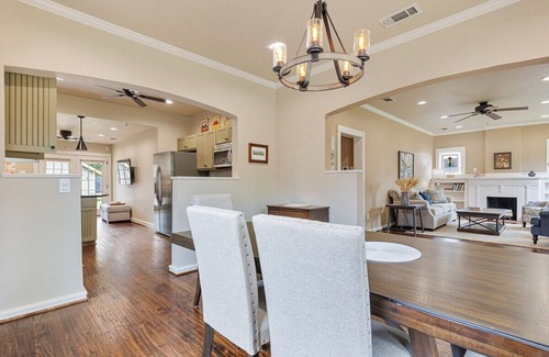 Kessler House | City Cottage: 2-Bedroom Cottage Comfort