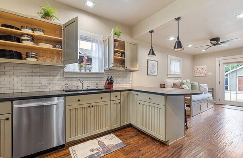 Kessler House | City Cottage: 2-Bedroom Cottage Comfort