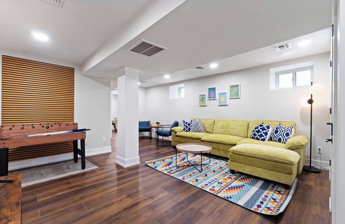 North Bergen Condo | City Duplex Group Stay/Near NYC & Private Parking