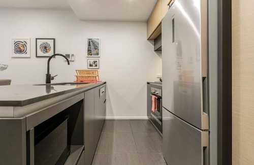 North Melbourne Apartment | City edge Living in Trendy North Melbourne