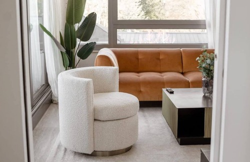 Ville Haute Apartment | City Elegance in Historic Ville Haute