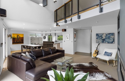 Te Rapa House | City Escape – Hamilton Holiday Home