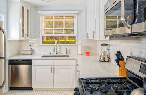 Burbank Apartment | City Escape Living
