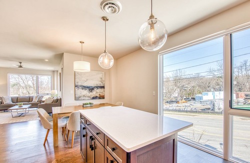 Historic Montford Apartment | City escape near downtown with rooftop deck, gas grills, WiFi & private balcony