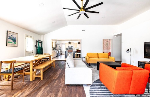 East Memphis House | City escape w/heated pool and outdoor fun