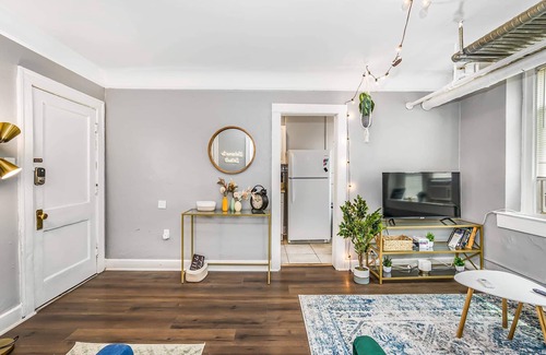 Midtown Apartment | City Experience w/ AC, Walking Distance from Bars