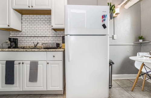 Midtown Apartment | City Experience w/ AC, Walking Distance from Bars