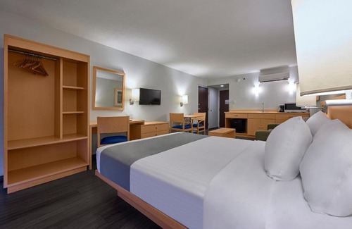 Lazaro Cardenas Hotel | City Express by Marriott Lazaro Cardenas