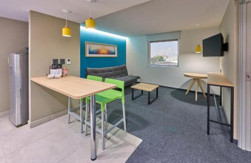 Toluca Apartment | City Express by Marriott Suites Toluca