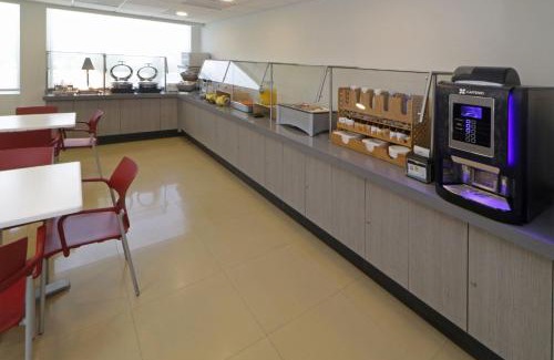 Toluca Hotel | City Express Junior by Marriott Toluca Aeropuerto