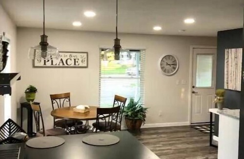 Mount Vernon House | City Farm House