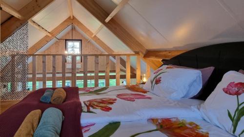 Amsterdam North House | City Farmers Lodge, a Guesthouse with a skyline view in Rural Amsterdam