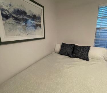 Sailboat Bend Apartment | City First Story Apartments & Cottage