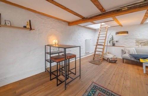 Durnstein House | City Gate "Kremser Tor" with roof terrace, garden and parking lot