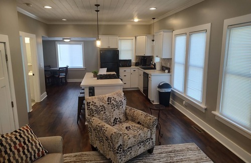 Midland Apartment | City Getaway