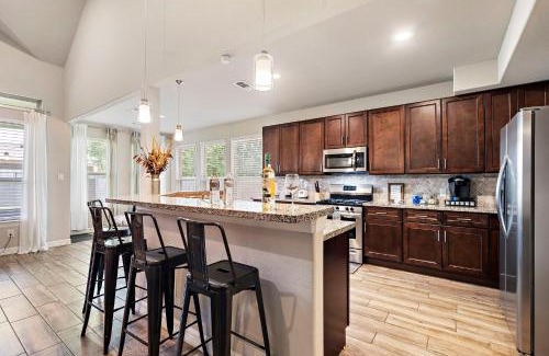 Southeast Houston House | City Getaway Yard Bbq Games Wifi Pets Ok