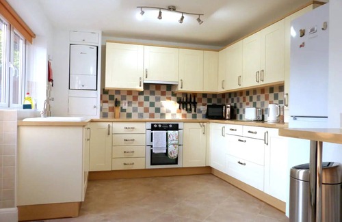 Salisbury Cottage | City Haven 10 min walk Cathedral & City + Netflix