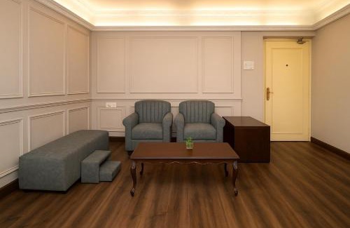 Alipur Apartment | City Haven by JadeCaps2BHKAlipore