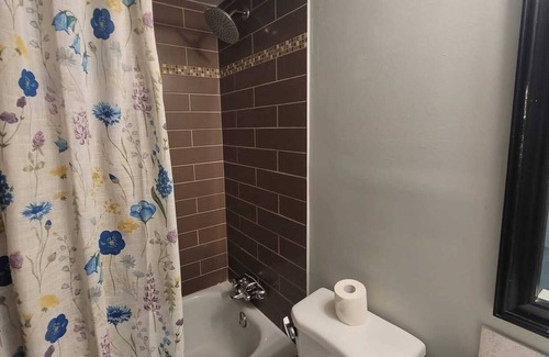 Downtown Calgary Apartment | City Haven: Cozy Comfort in Calgary