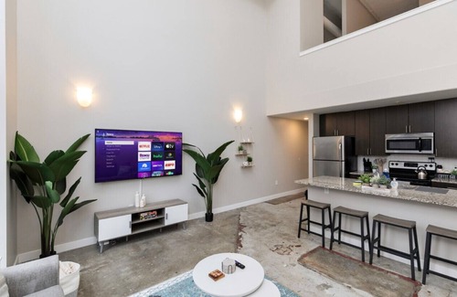 Downtown Des Moines Apartment | City Haven: Modern Loft 2bd/2bth Downtown DSM