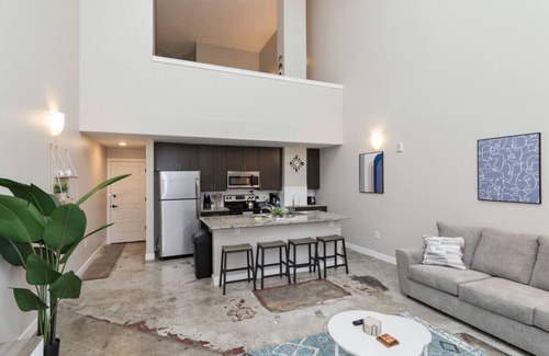 Downtown Des Moines Apartment | City Haven: Modern Loft 2bd/2bth Downtown DSM