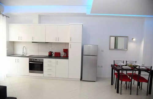 Rhodes Apartment | City Heart luxury studio Aurora