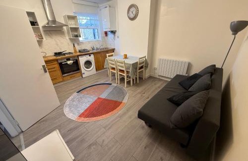 Enfield Highway Apartment | City Hideaway