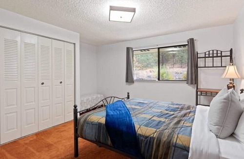 Spokane House | City House / Large Backyard / BBQ / Laundry
