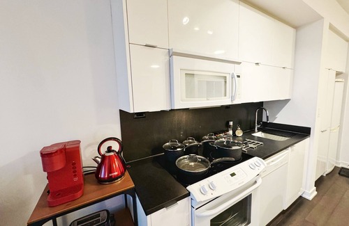 CityPlace Condo | City & Lake View at level 48+1 Underground Park.
