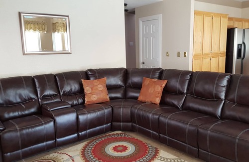 Las Vegas House | City Licensed! Palm Trees And Private Oasis With All The Comforts Of Home