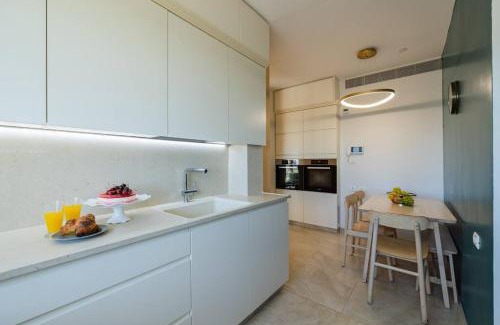 Jerusalem Apartment | City Lights 4 BR Stunning Apart